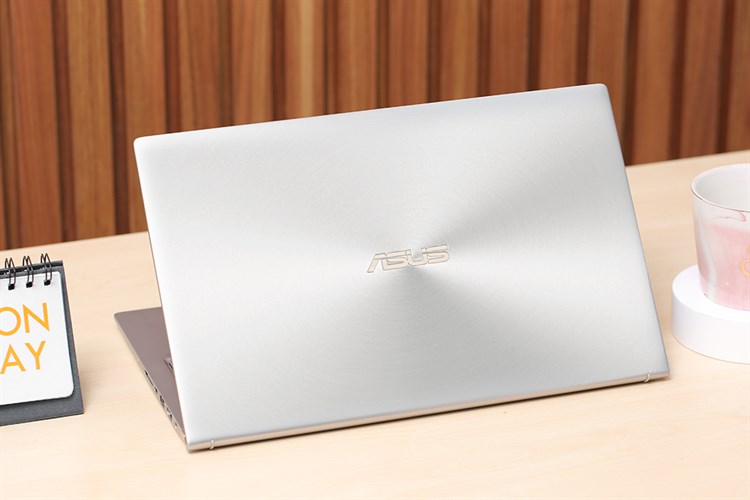 Laptop Asus ZenBook 15 UX533FD i7 8565U/8GB/512GB/2GB GTX1050 Max-Q/Win10 (A9099T)