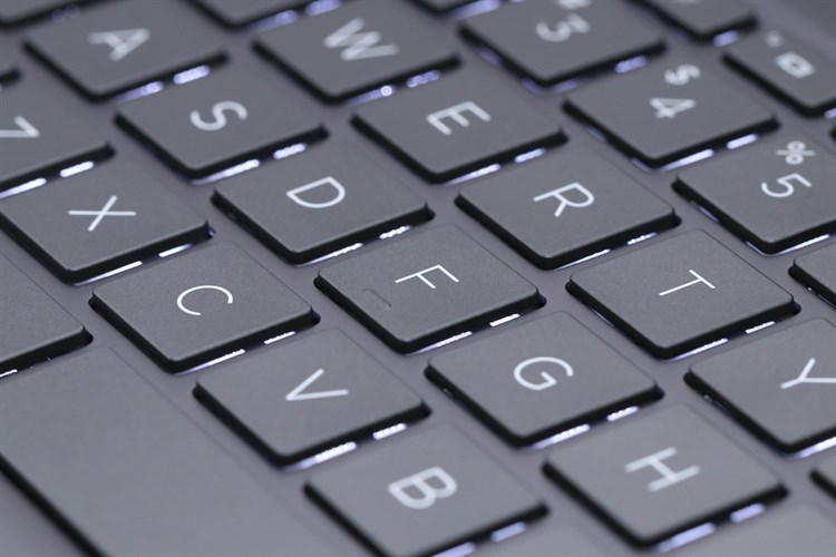 Laptop HP Envy x360 R7 3700U/8GB/256GB/Touch/Win10 (6ZF34PA)