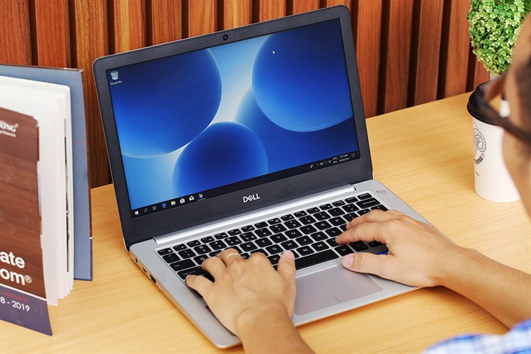 Laptop Dell Inspiron 13 5370 i3 8130U/4GB/128GB/Win10 (N3I3002W) Màu Bạc