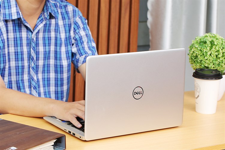 Laptop Dell Inspiron 13 5370 i3 8130U/4GB/128GB/Win10 (N3I3002W) Màu Bạc