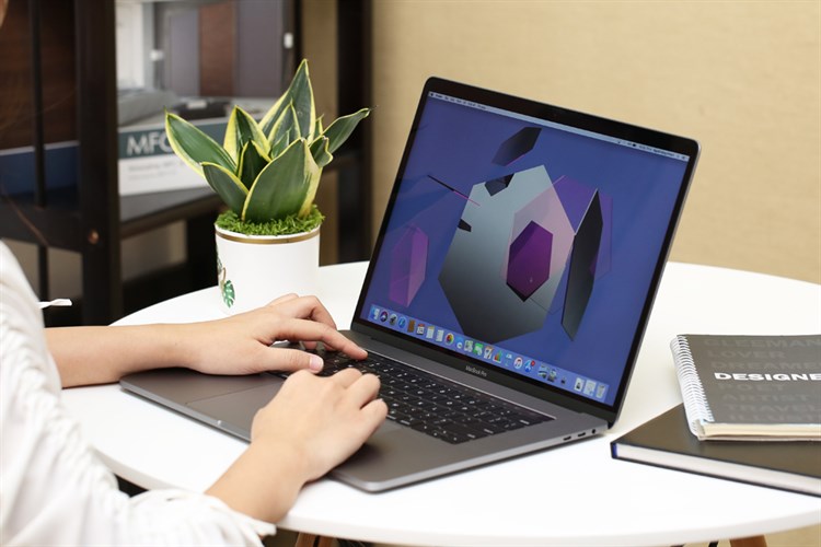 Laptop Apple Macbook Pro 2019 Touch i7 2.6GHz/16GB/256GB/ Radeon 555X (MV902SA/A)