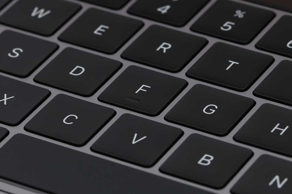 Laptop Apple Macbook Pro 2019 Touch i5 2.4GHz/8GB/256GB (MV962SA/A) Màu Xám