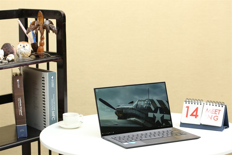 Laptop Acer Swift 7 SF714 52T 76C6 i7 8500Y/16GB/512GB/Touch/Túi/Win10 (NX.H98SV.001) Màu Đen