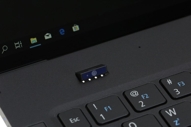 Laptop Acer Swift 7 SF714 52T 76C6 i7 8500Y/16GB/512GB/Touch/Túi/Win10 (NX.H98SV.001) Màu Đen