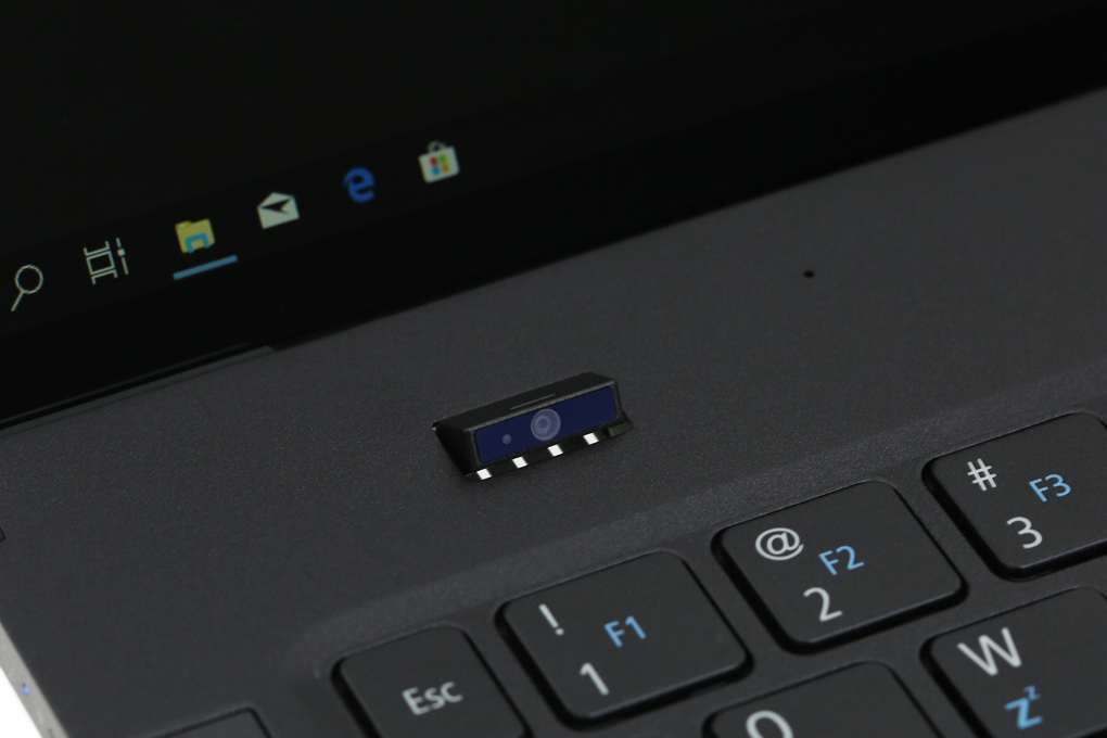 Laptop Acer Swift 7 SF714 52T 76C6 i7 8500Y/16GB/512GB/Touch/Túi/Win10 (NX.H98SV.001) Màu Đen
