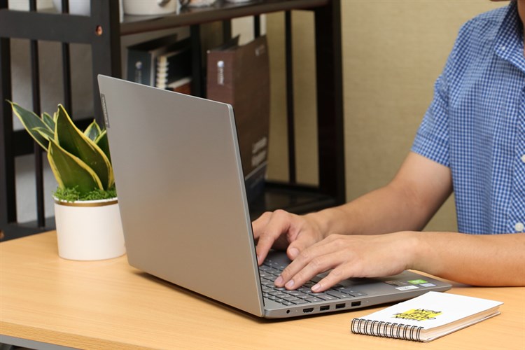 Laptop Lenovo Ideapad S145 15IWL i7 8565U/8GB/512GB/2GB MX110/Win10 (81MV00TAVN) Màu Xám