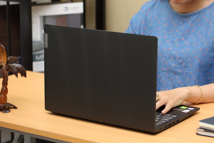 Laptop Lenovo Ideapad S145 15IWL i3 8145U/4GB/256GB/2GB MX110/Win10 (81MV00SXVN) Màu Đen