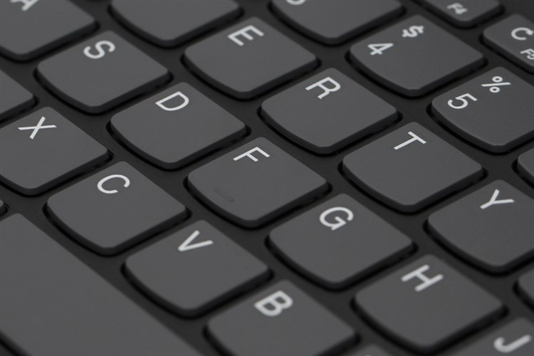 Laptop Lenovo Ideapad S145 15IWL i3 8145U/4GB/256GB/2GB MX110/Win10 (81MV00SXVN) Màu Đen