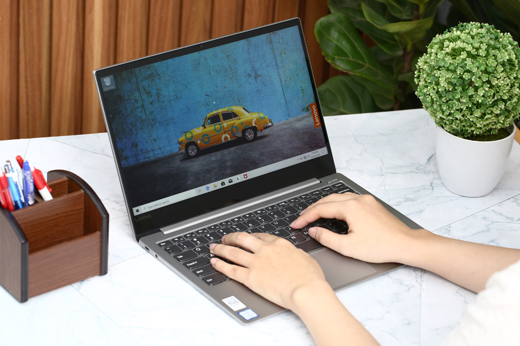 Laptop Lenovo YOGA S730 13IWL i5 8265U/8GB/512GB/Win10 (81J0008SVN) Màu Bạc