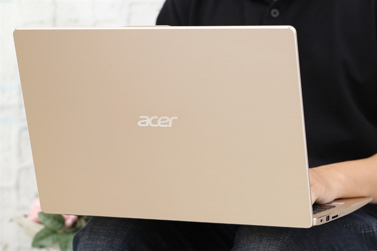 Laptop Acer Swift 3 SF315 52 38YQ i3 8130U/4GB/1TB/Win10 (NX.GZBSV.003) Màu Vàng