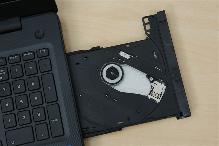 Laptop Dell Inspiron N3580 i5 8265U/4GB/1TB/Win10 (P75F106N80I) Màu Đen