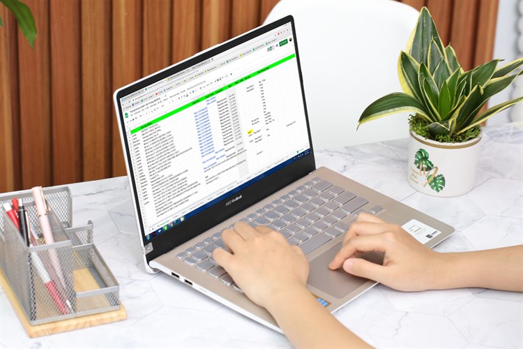 Laptop Asus VivoBook S430FA i3 8145U/4GB/256GB/Win10 (EB459T)