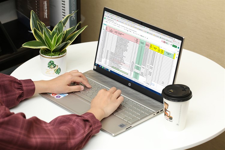 Laptop HP Pavilion 15 cs3014TU i5 1035G1/4GB/256GB/Win10 (8QP20PA) Màu Vàng