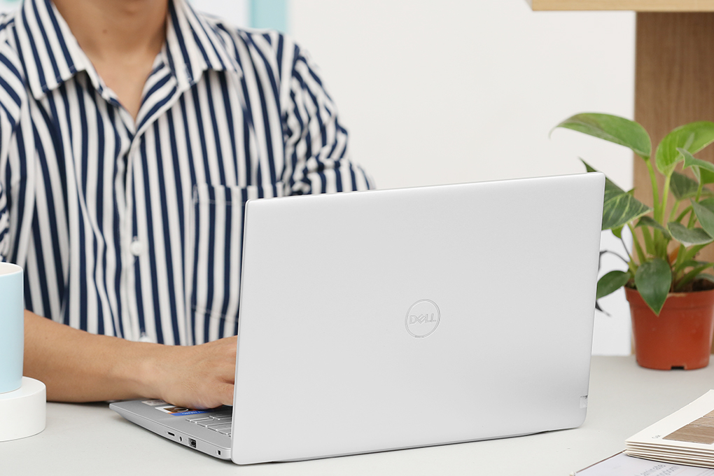 Laptop Dell Inspiron 5490 i5 10210U/8GB/512GB/2GB MX230/Win10 (FMKJV1) - 15
