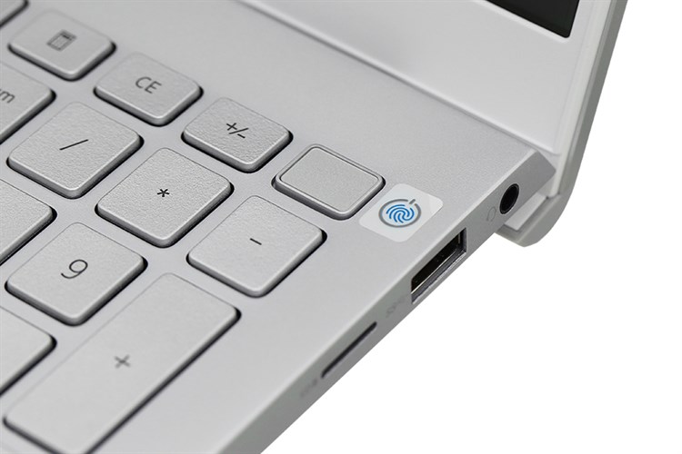 Laptop Dell Inspiron 5502 i5 1135G7/8GB/512GB/2GB MX330/Win10 (N5I5310W) Màu Bạc