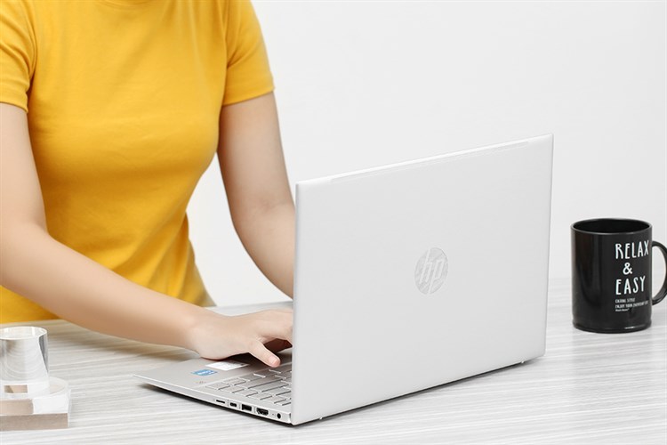 Laptop HP Pavilion 14 dv0041TU i3 1115G4/4GB/256GB/Office H&S2019/Win10 (2H3L0PA) Màu Bạc