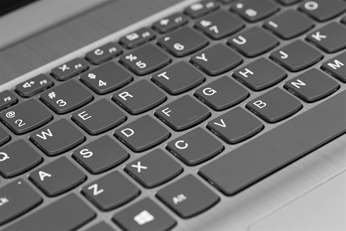 Laptop Lenovo IdeaPad Slim 3 15IIL05 i3 1005G1/4GB/512GB/Win10 (81WE0132VN) Màu Xám