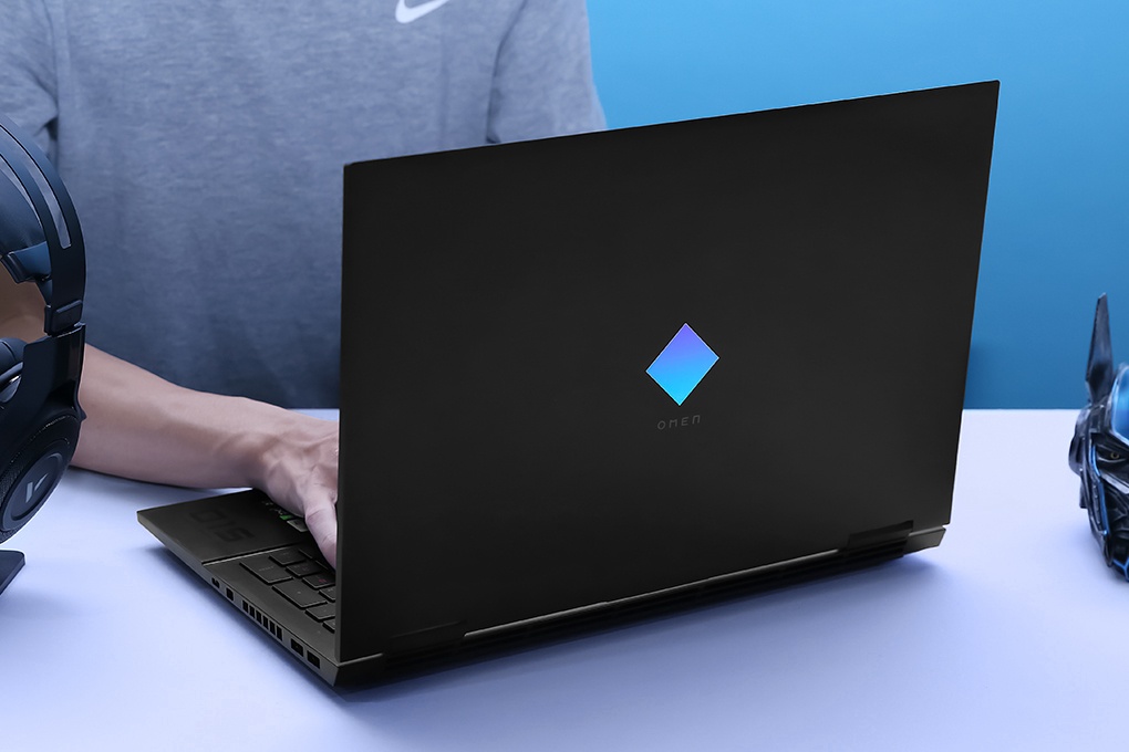 Laptop HP Omen 15 ek0078TX i7 10750H/16GB/1TB SSD/8GB RTX2070 Max-Q/300Hz/Office H&S2019/Win10 (26Y68PA) Màu Đen