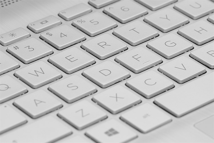 Laptop HP 15s du1108TU i3 10110U/4GB/256GB/Win10 (2Z6L7PA) Màu Bạc