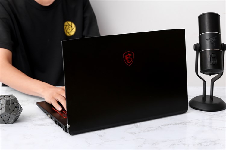 Laptop MSI GF75 Thin 10SCXR i7 10750H/8GB/512GB/4GB GTX1650/144Hz/Balo/Chuột/Win10 (068VN) Màu Đen