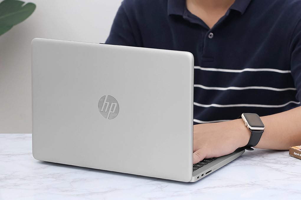 Laptop HP 240 G8 i3 1005G1/4GB/512GB/Win10 (342G6PA) Màu Bạc