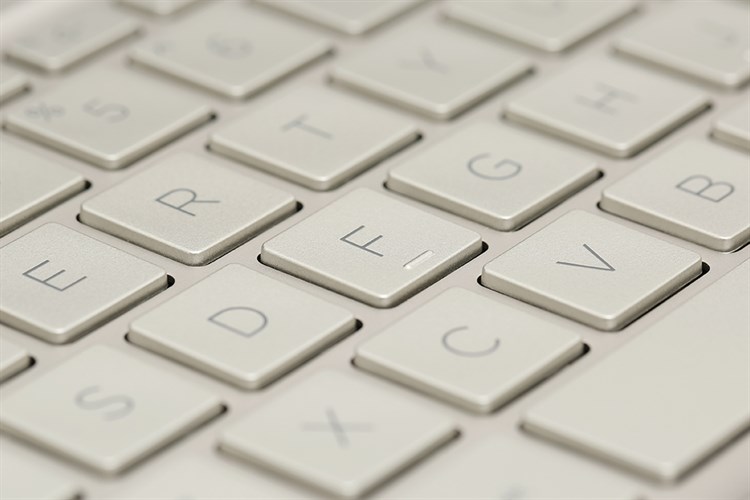 Laptop HP Pavilion 15 eg0505TU i5 1135G7/8GB/512GB/Win10 (46M02PA) Màu Vàng