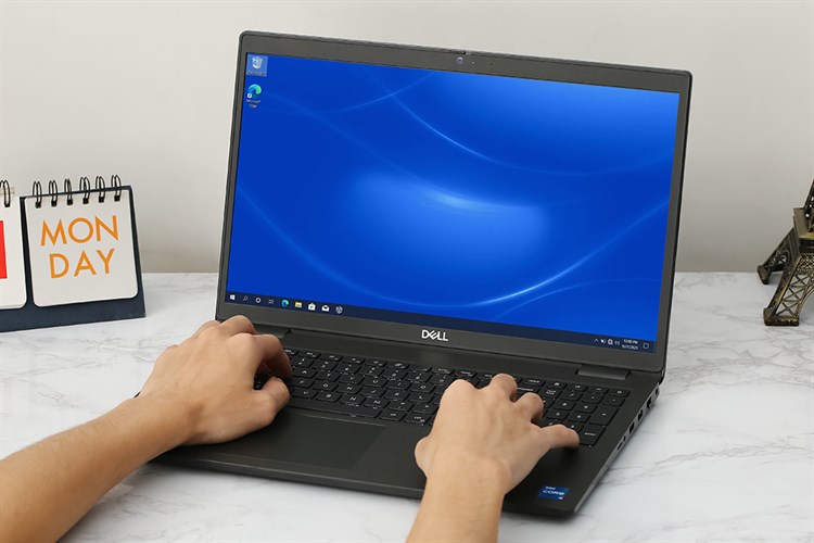 Laptop Dell Latitude 3520 i7 1165G7/8GB/512GB/Win10 Pro (70261780) Màu Đen