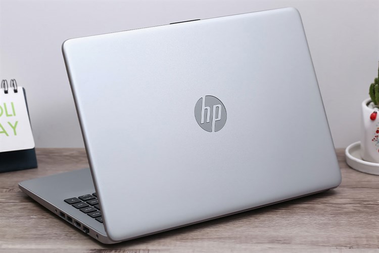 Laptop HP 240 G8 i3 1005G1/4GB/256GB/Win10 (519A7PA) Màu Bạc