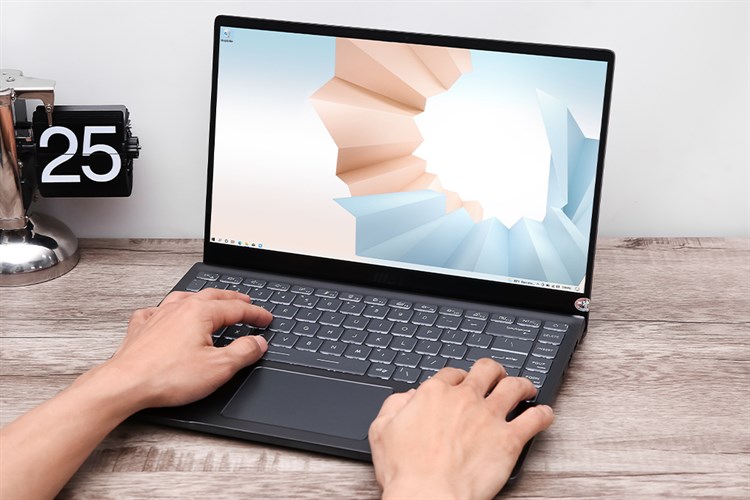 Laptop MSI Modern 14 B11SBU i5 1155G7/8GB/512GB/2GB MX450/Túi/Chuột/Win10 (669VN) Màu Đen