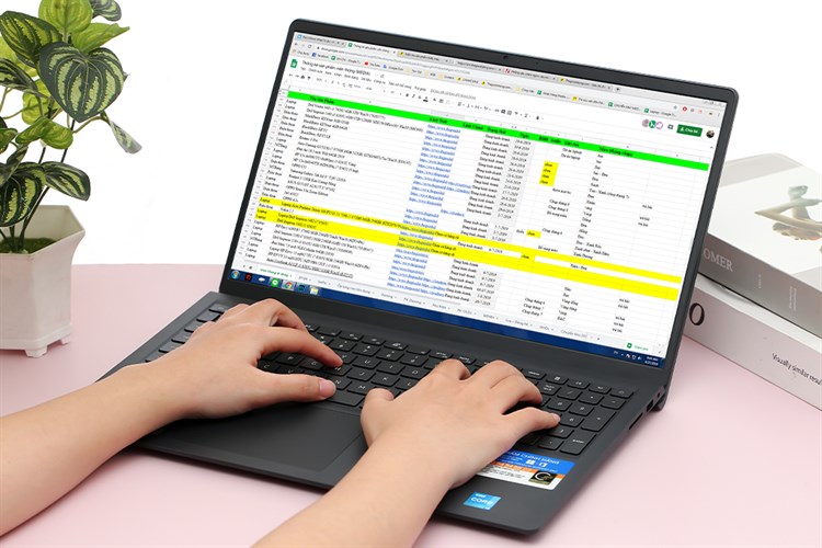 Laptop Dell Inspiron 15 3511 i3 1115G4/4GB/256GB/Office H&S/Win11 (P112F001CBL) Màu Đen