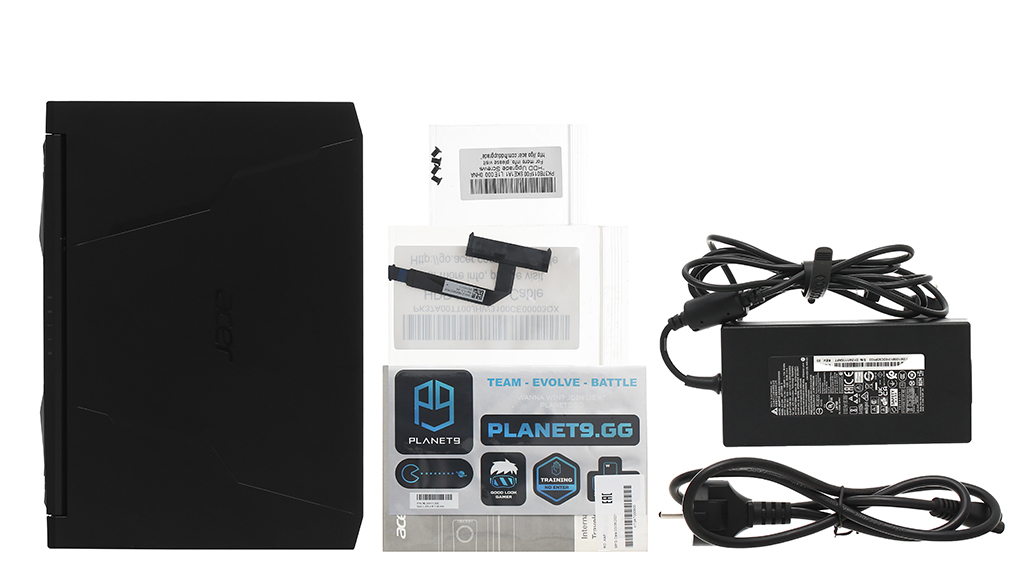 Bộ sản phẩm gồm: Dây nguồn, Sách hướng dẫn, Thùng máy, Sạc Laptop Acer