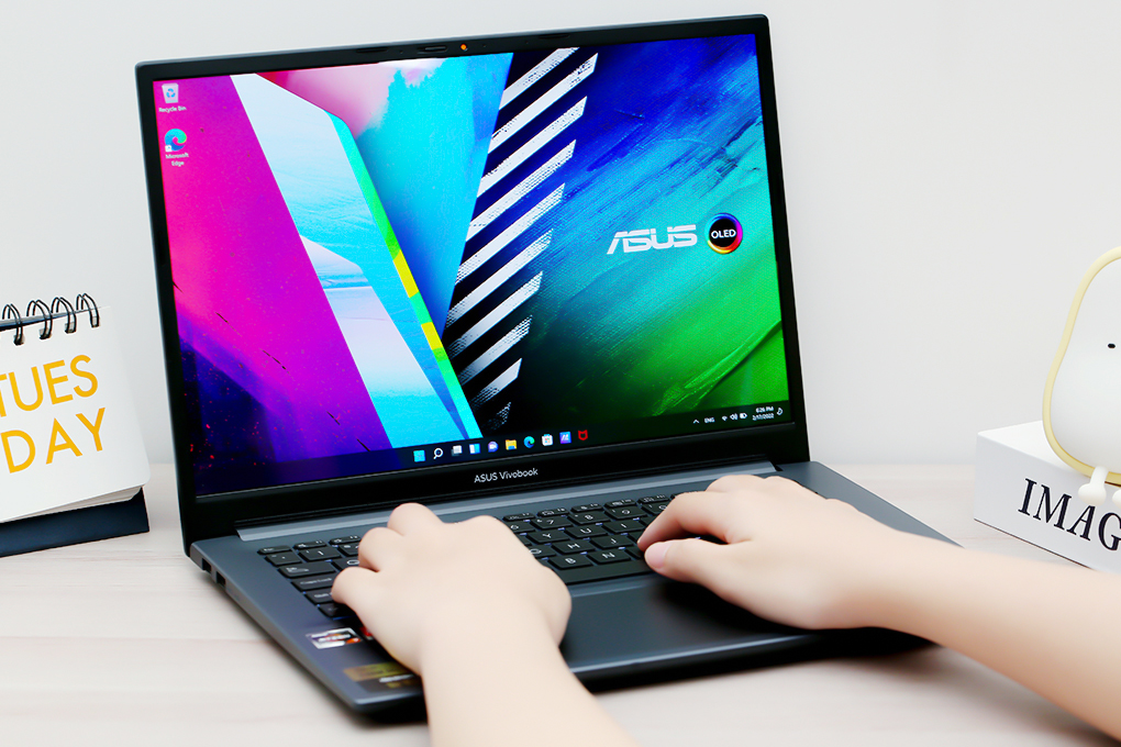 Laptop Asus VivoBook Pro 14 OLED M3401QA R7 5800H/8GB//512GB/90Hz/Win11 (KM040W) - 14