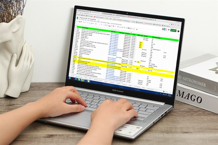 Laptop Asus VivoBook Pro 14 OLED M3401QA R7 5800H/8GB//512GB/90Hz/Win10 (KM025T) Màu Bạc