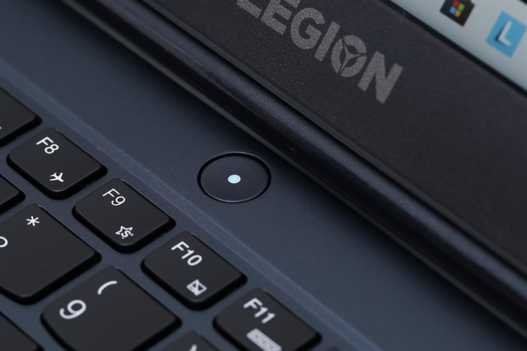 Laptop Lenovo Gaming Legion 5 15ACH6 R5 5600H/8GB/512GB/4GB RTX3050/165Hz/Win11 (82JW00KLVN) Màu Xanh