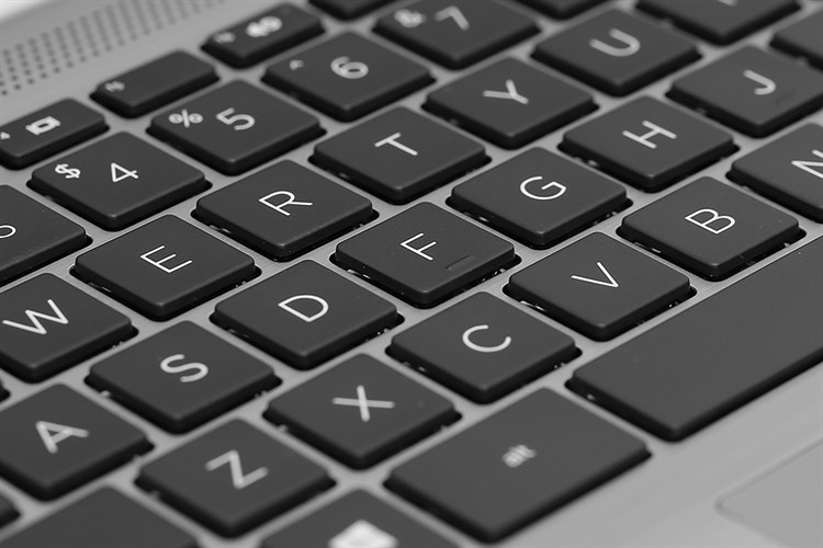 Laptop HP 245 G8 R3 5300U/4GB/256GB/Win11 (63T27PA) Màu Bạc