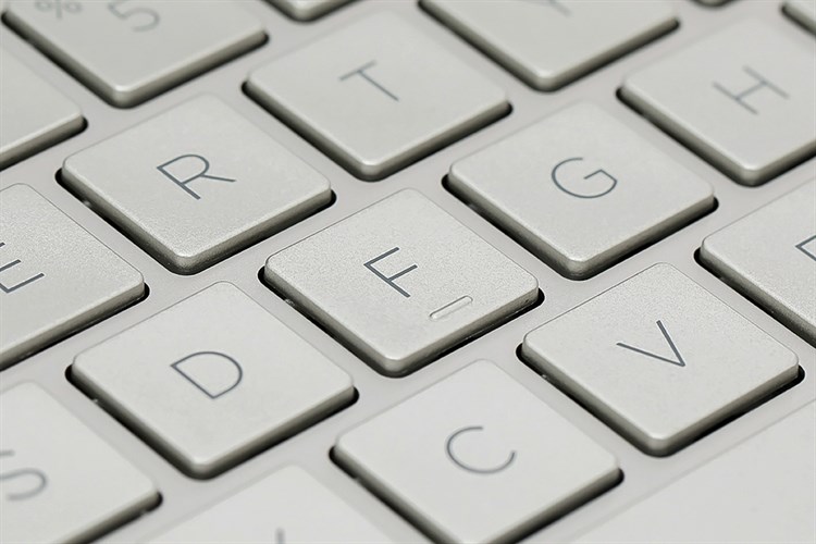 Laptop HP Pavilion 15 eg2035TX i5 1235U/8GB/512GB/2GB MX550/Win11 (6K781PA) Màu Vàng