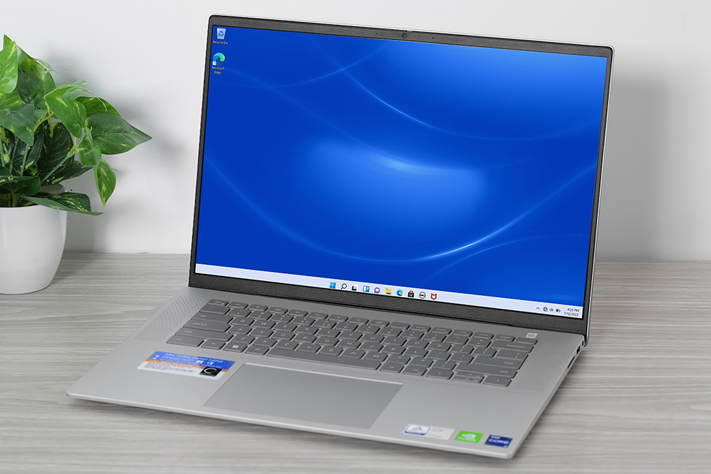 Laptop Dell Inspiron 16 5620 i7 1260P/16GB/512GB/2GB MX570/OfficeHS/Win11 (N6I7000W1) Màu Bạc