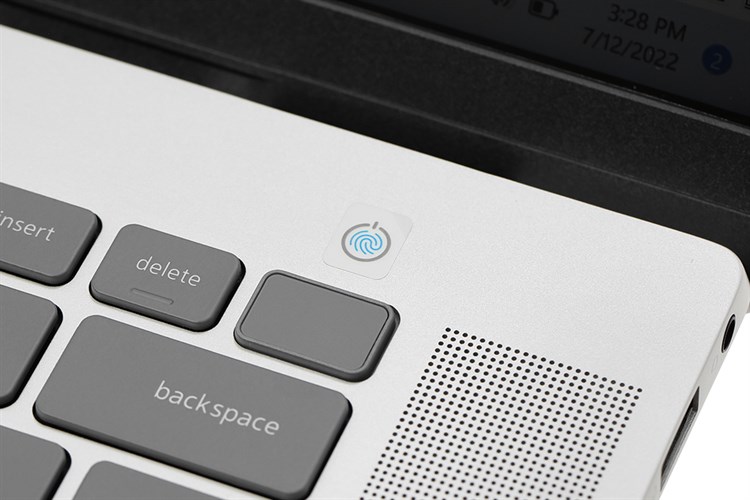 Laptop Dell Inspiron 16 5620 i7 1260P/16GB/512GB/2GB MX570/OfficeHS/Win11 (N6I7000W1) Màu Bạc