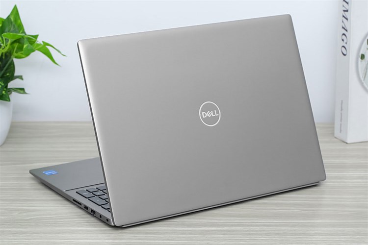 Laptop Dell Vostro 5620 i5 1240P/16GB/512GB/OfficeHS/Win11 (70282719) Màu Xám