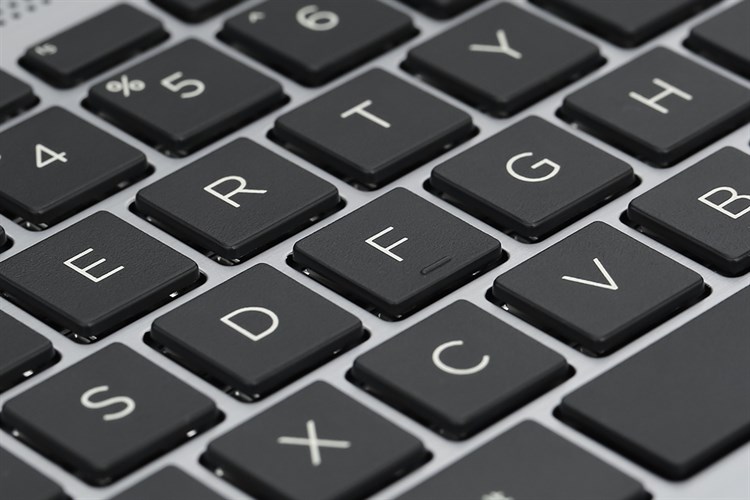 Laptop HP 240 G8 i3 1115G4/8GB/256GB/Win11 (6L1A1PA) Màu Bạc