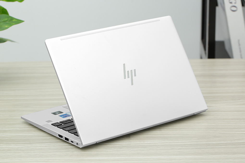 Laptop HP Elitebook 630 G9 i5 1235U/8GB/512GB/Win11 (6M143PA) Màu Bạc