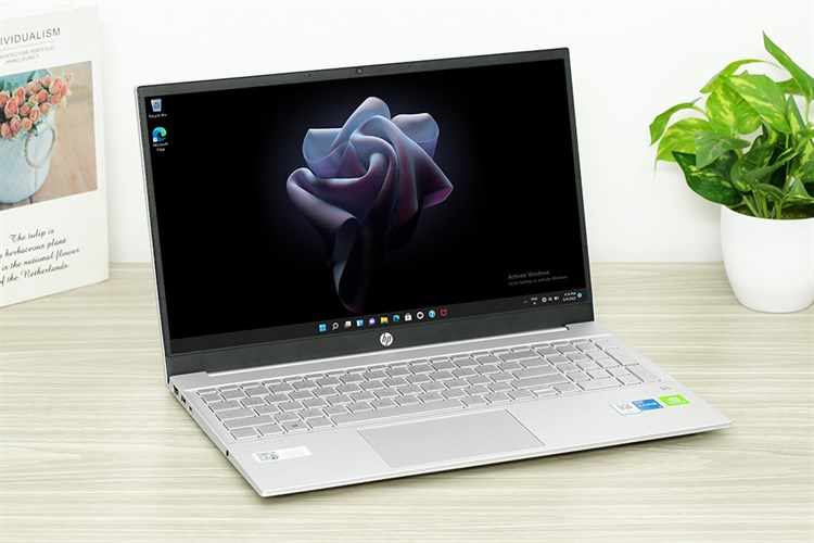 Laptop HP Pavilion 15 eg2036TX i5 1235U/8GB/512GB/2GB MX550/Win11 (6K782PA) Màu Bạc