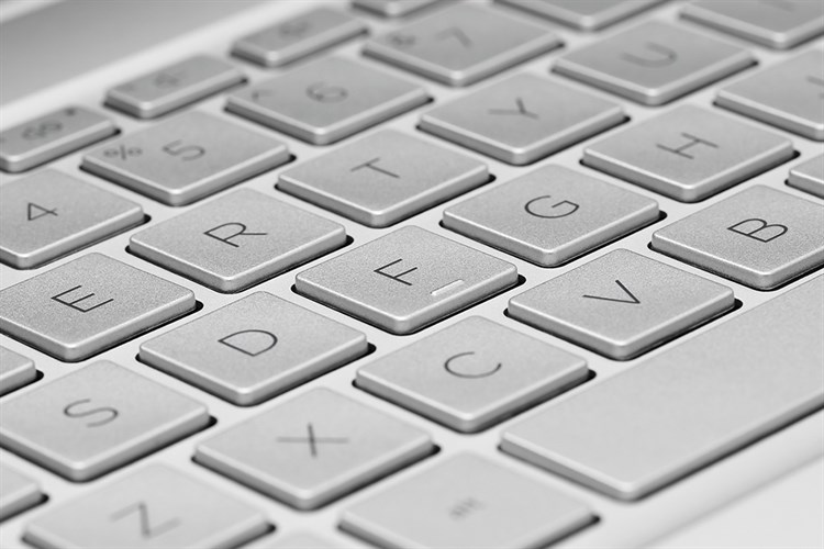 Laptop HP Pavilion 15 eg2036TX i5 1235U/8GB/512GB/2GB MX550/Win11 (6K782PA) Màu Bạc