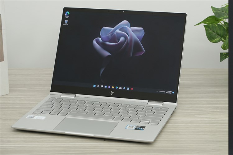 Laptop HP Envy X360 13 bf0095TU i5 1230U/16GB/512GB/Touch/Pen/Win11 (76B15PA) Màu Bạc