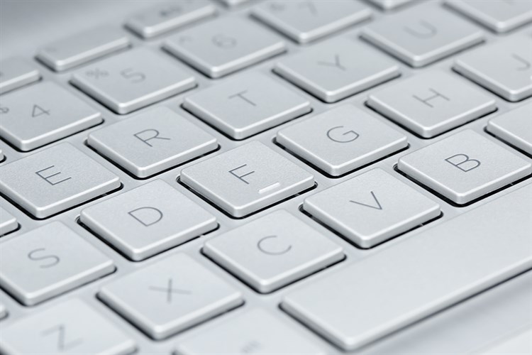 Laptop HP 15s fq2716TU i3 1115G4/8GB/512GB/Win11 (7C0X3PA) Màu Bạc