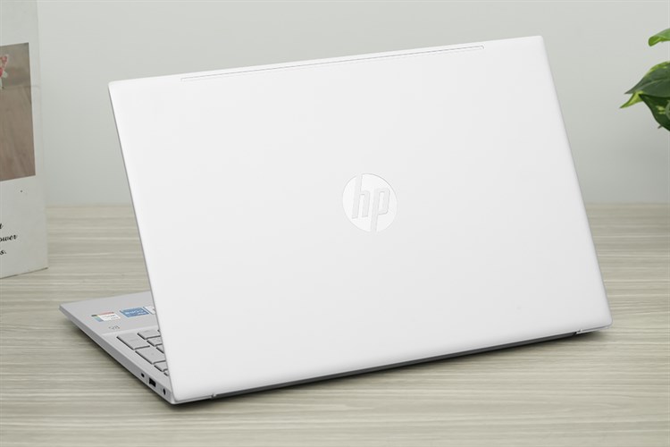 Laptop HP Pavilion 15 eg2085TU i5 1240P/8GB/256GB/Win11 (7C0Q7PA) Màu Bạc