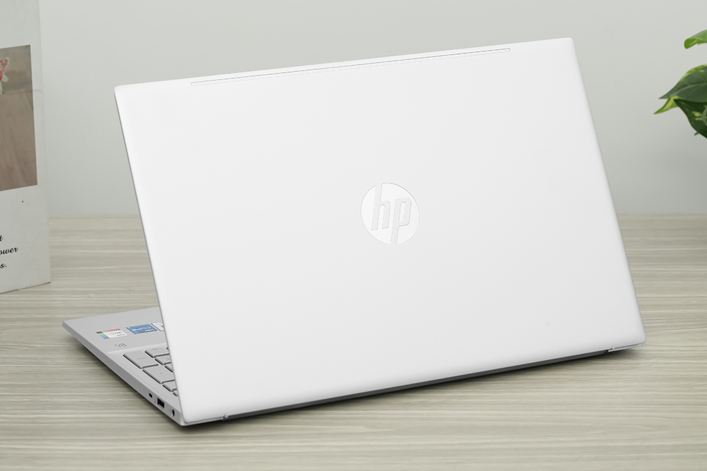Laptop HP Pavilion 15 eg2085TU i5 1240P/8GB/256GB/Win11 (7C0Q7PA) Màu Bạc
