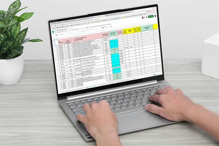 Laptop Lenovo Yoga Slim 7 Pro 14IAH7 i7 12700H/16GB/512GB/Win11 (82UT006CVN) Màu Xám