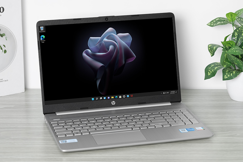 Laptop HP 15s fq5162TU i5 1235U/8GB/512GB/Win11 (7C134PA) Màu Bạc