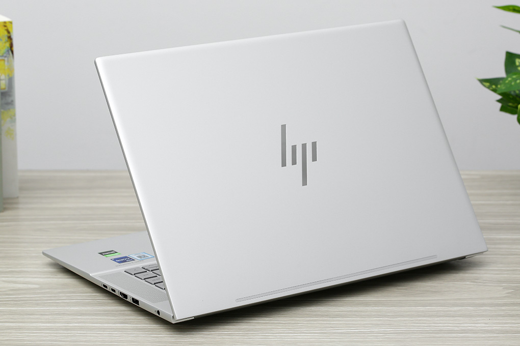 Laptop HP Envy 16 h0207TX i7 12700H/16GB/512GB/6GB RTX3060/Win11 (7C0T4PA) Màu Bạc